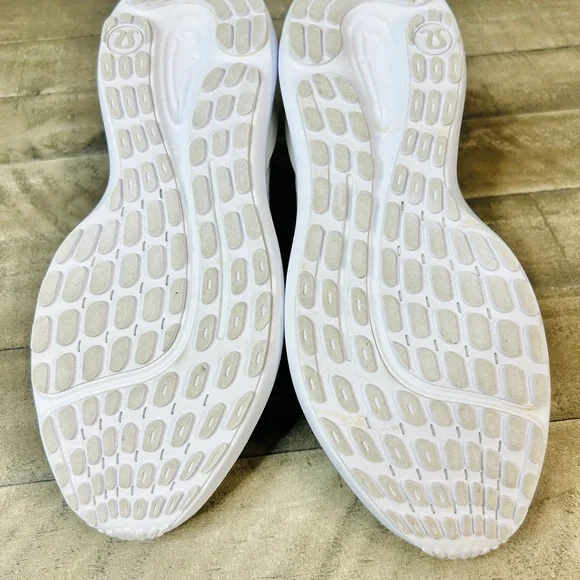 Lululemon Men’s All White Beyondfeel Running Shoes Size 10.5 - Picture 7 of 7